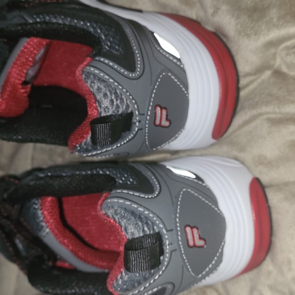 New Fila Windshift 15 size 8 - Picture 3 of 7